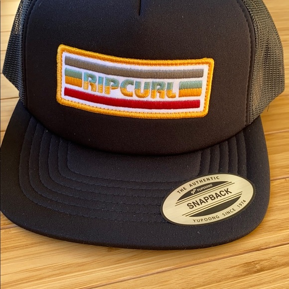 🔷🔹 RIP CURL SURF REVIVAL TRUCKER HAT 🔹🔷 - Picture 6 of 8